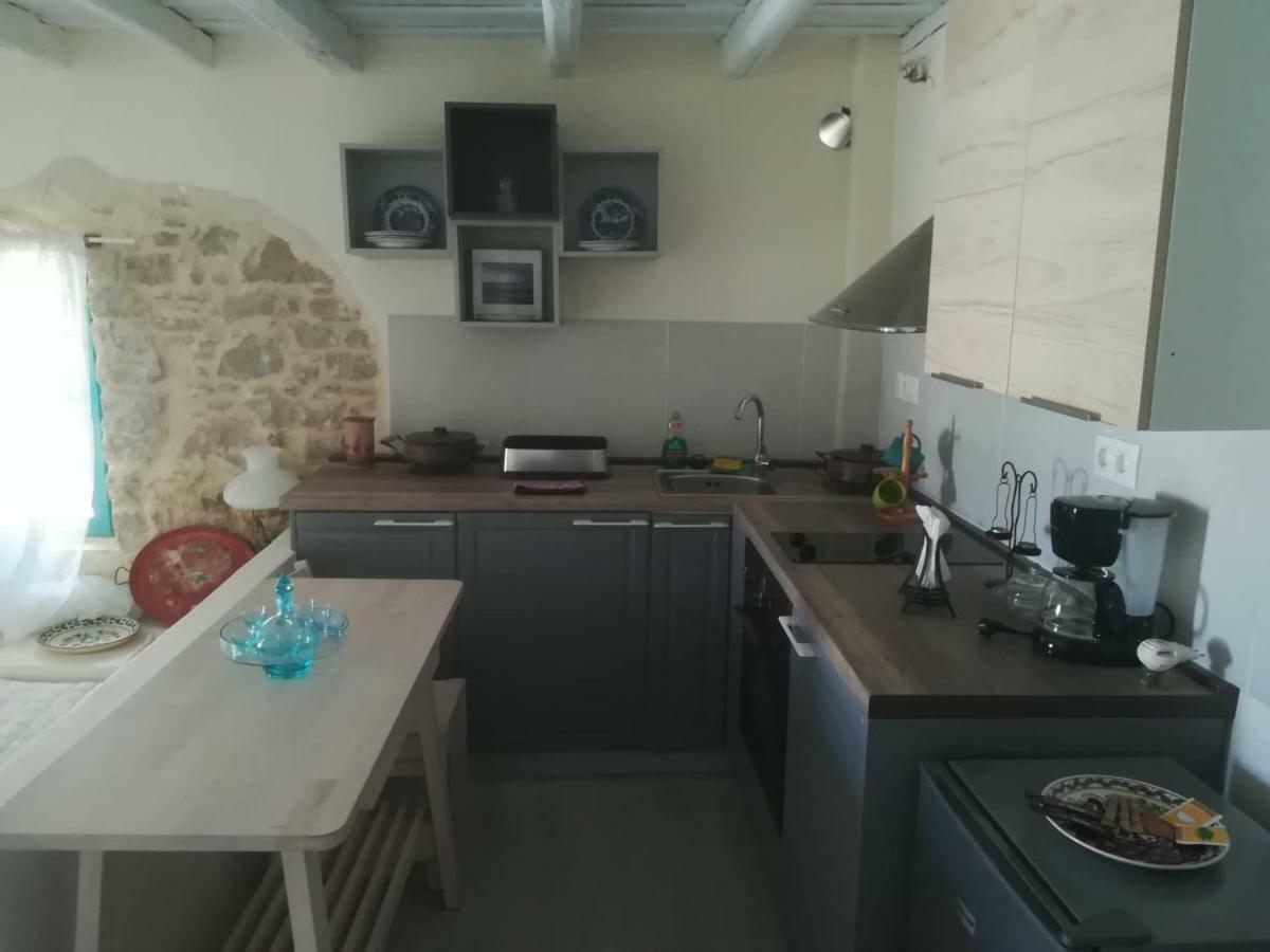 Kritikies Lasea Apartment